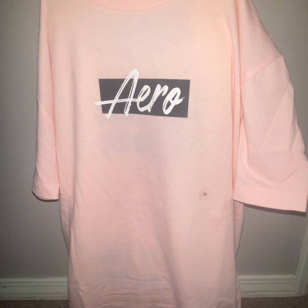 pink aero graphic t shirt